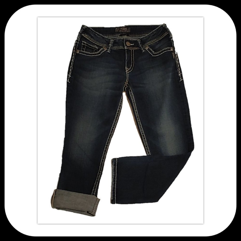 SILVER JEANS CO. || Stretch Suki Capri (SIZE W29)